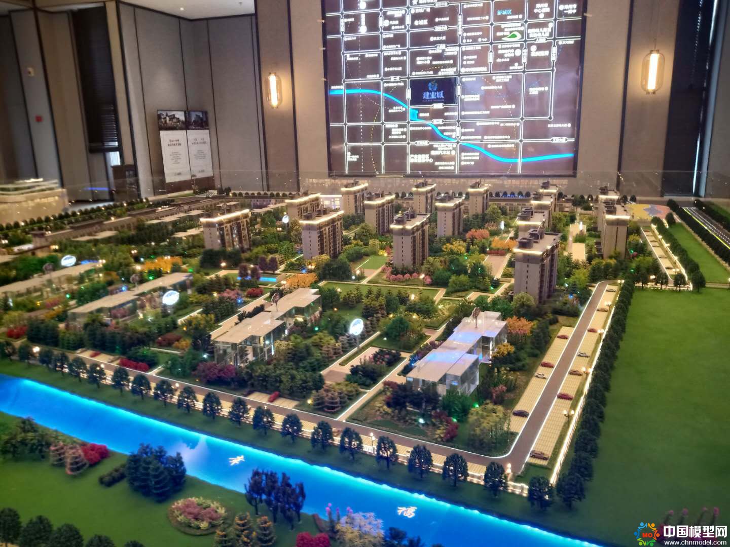 樓盤沙盤模型制作、別墅沙盤模型制作、城市規(guī)劃沙盤制作、建筑模型設計制作、工業(yè)模型設計制作、數字多媒體沙盤制作