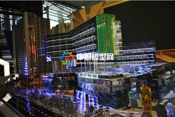 模型使用升降技術(shù)完美剖析內(nèi)部空間