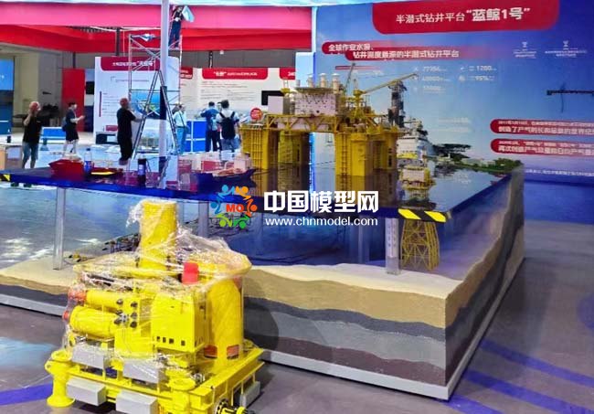深水半潛式生產(chǎn)儲油平臺深海一號模型
